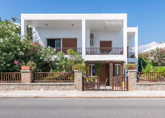 Kourita Garden Apartment With Sea View Near To The Port Of Milos