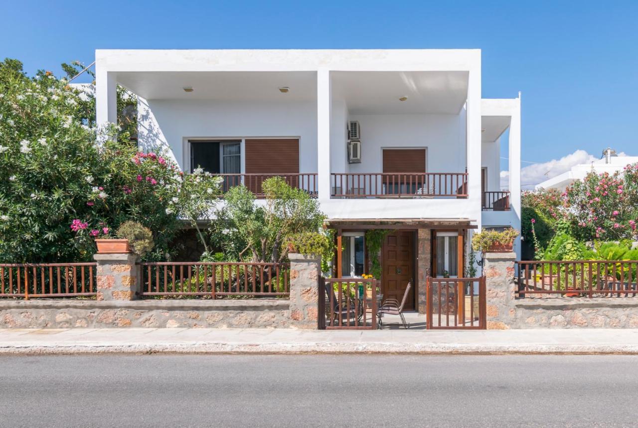 Apartment Kourita Garden With Sea View Near To The Port Of Milos