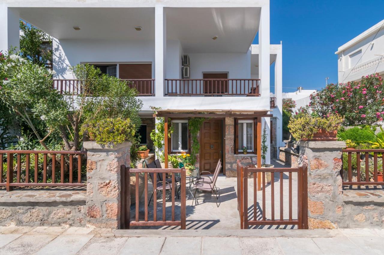 Apartment Kourita Garden With Sea View Near To The Port Of Milos *