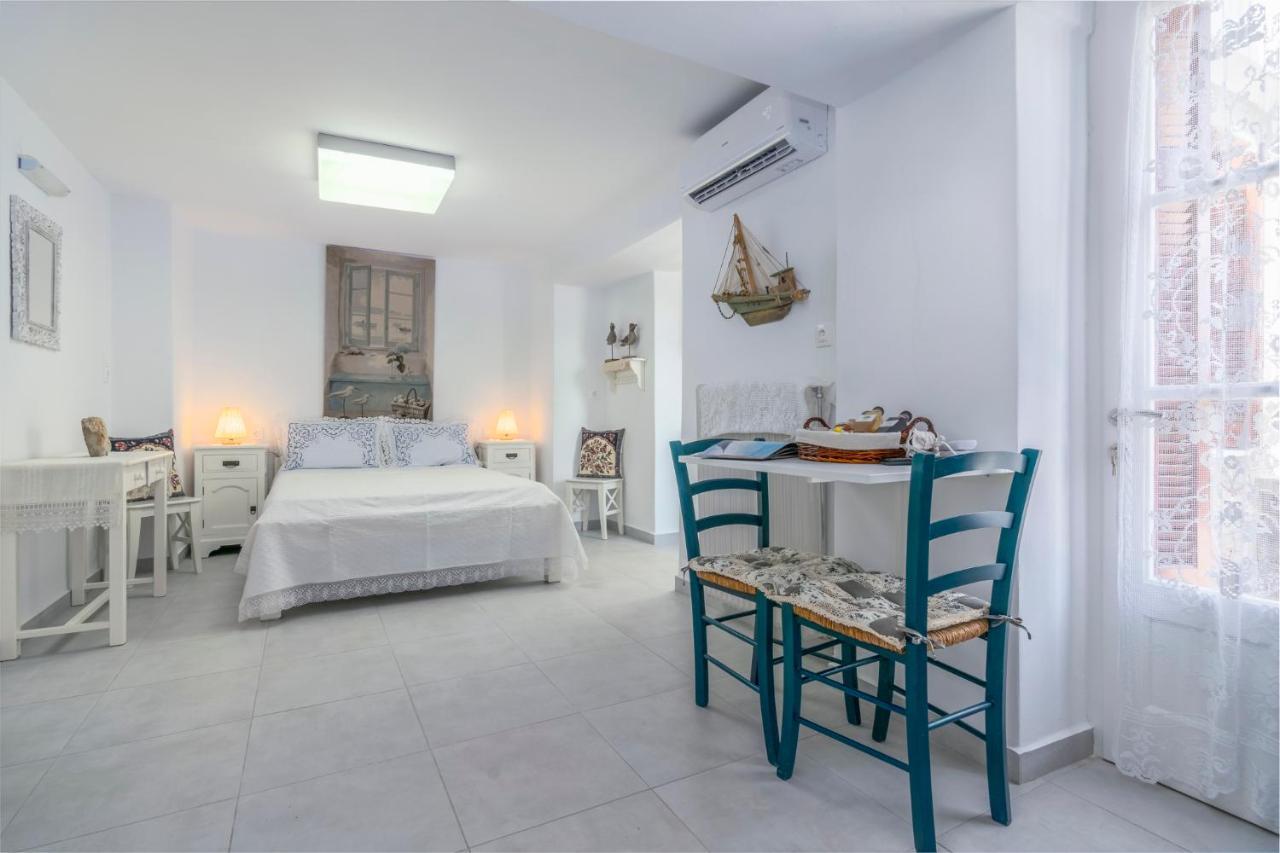 Apartment Kourita Garden With Sea View Near To The Port Of Milos Adamantas (Milos)
