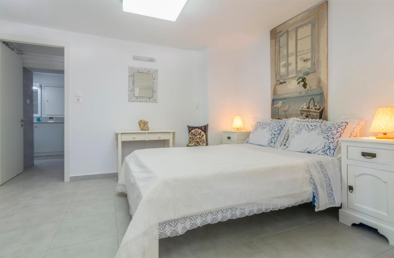 Kourita Garden With Sea View Near To The Port Of Milos Adamantas (Milos)